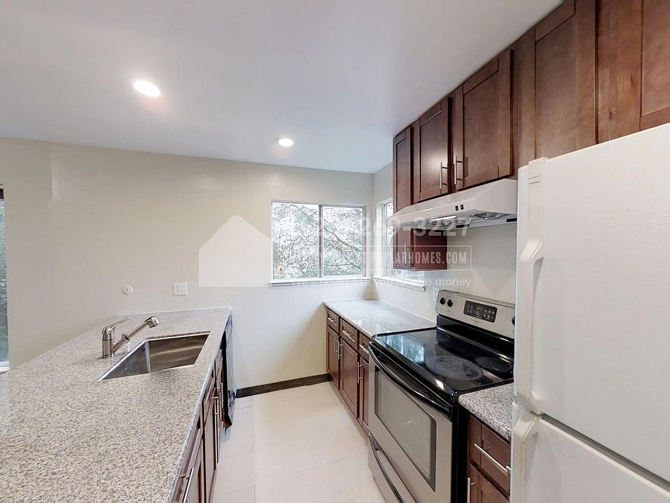 1st image of 2009 Ascot Dr APT 4