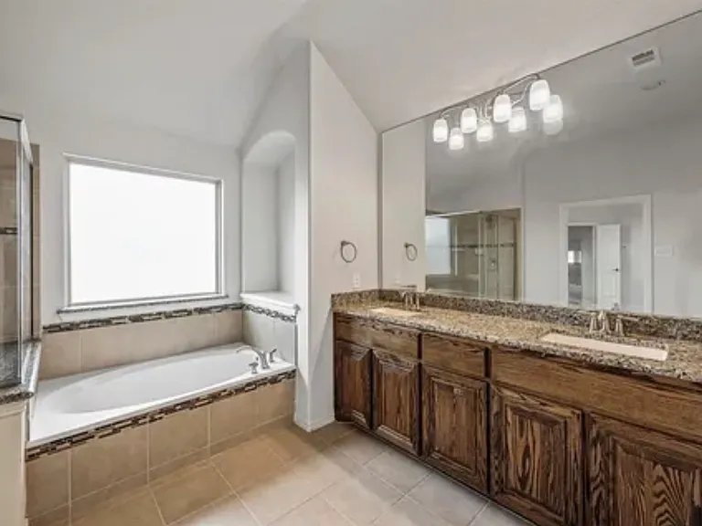 1018 Ivy Charm Way — Photo 9