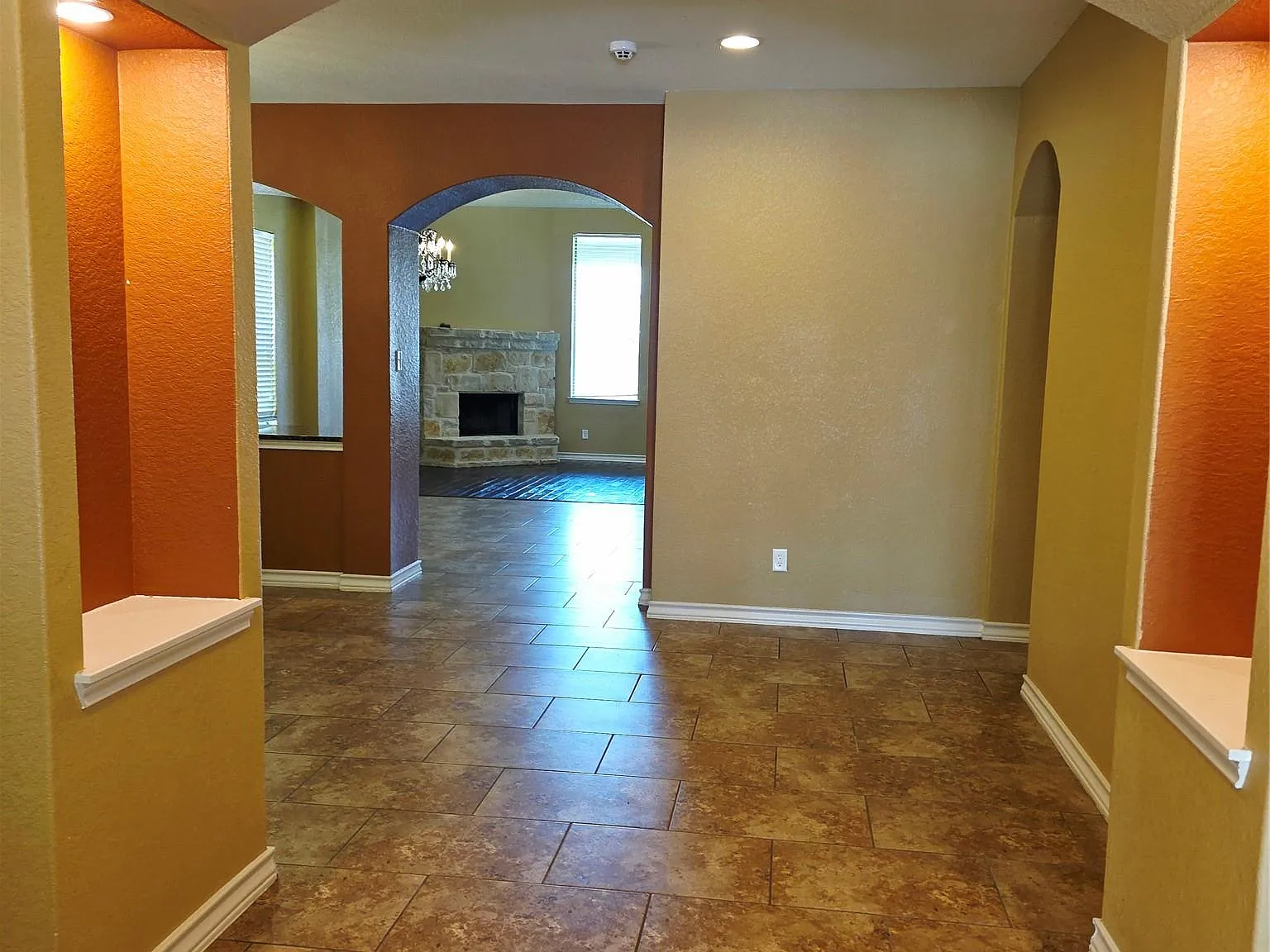 5 bed, 3.5 bath, 3228 sqft, $2,750 — Photo 2