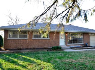 16W347 95th Pl, Burr Ridge, IL 60527