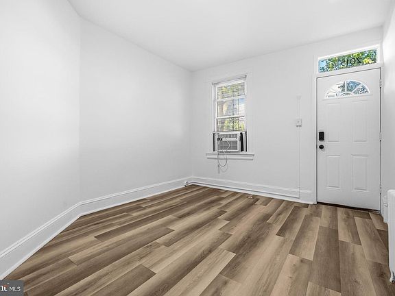 4th image of 2015 4th St NE