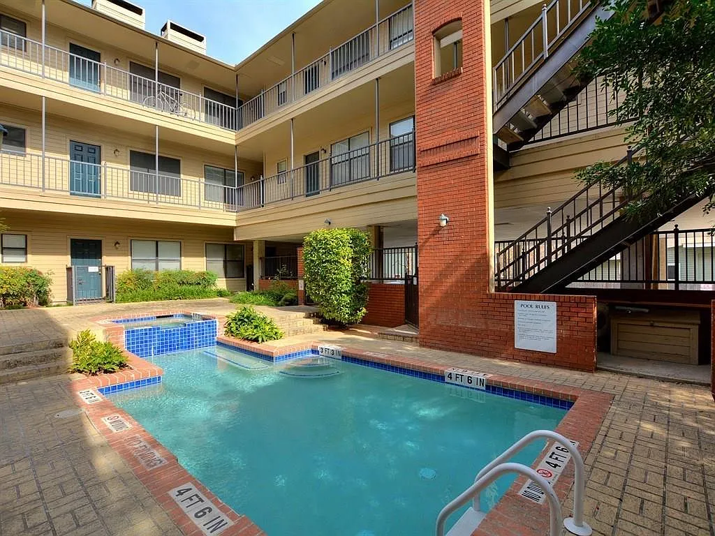 2 bed, 850 sqft, $1,500 — Photo 2