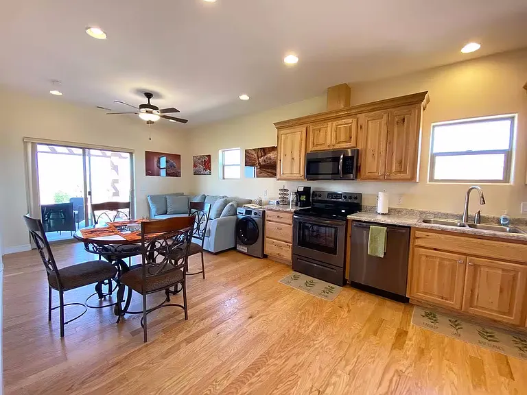 2000 S Palomar Ln — Photo 9