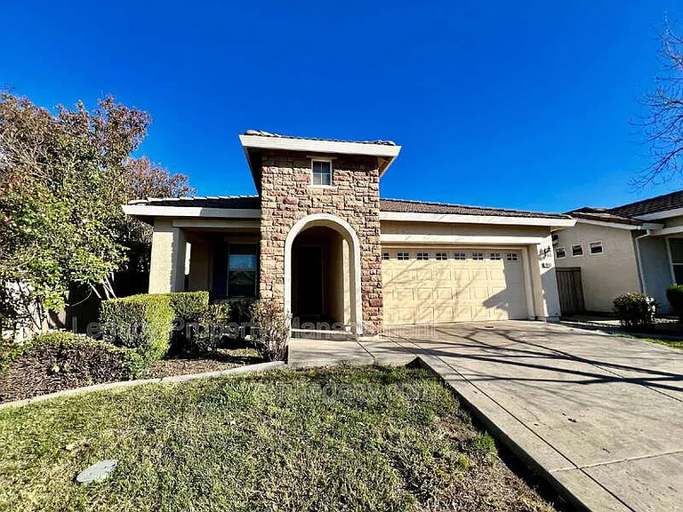1843 Dawnelle Way — Photo 1