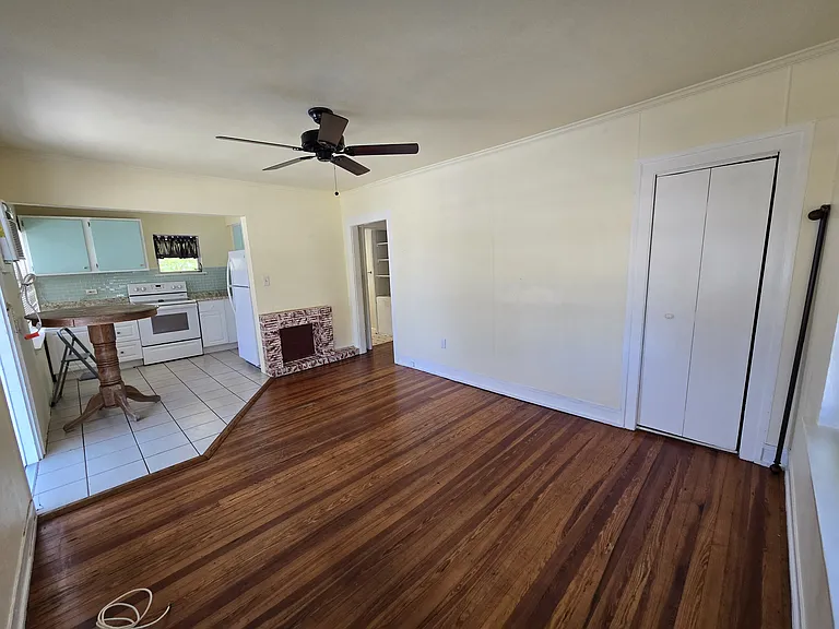 2070 Kurtz St — Photo 5