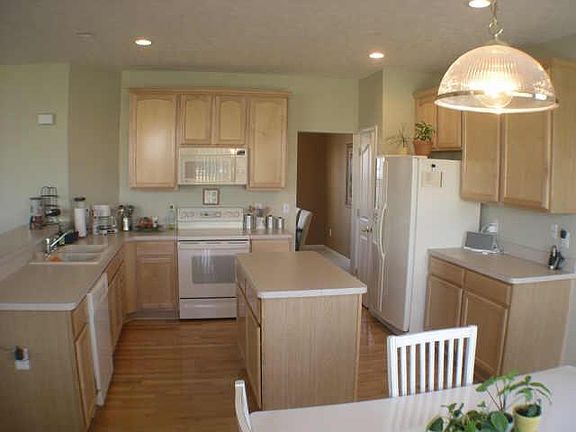 5th image of 8256 N Plumwood Ln