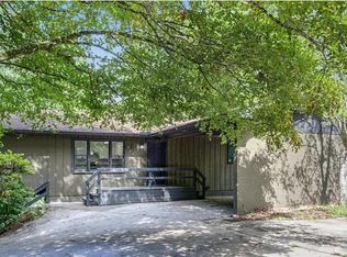 211 Greenbrier St, Franklin, NC 28734