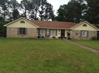 107 Canary Cv, Greenwood, MS 38930