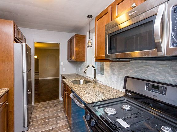 3rd image of 206/208 N Linden Ave