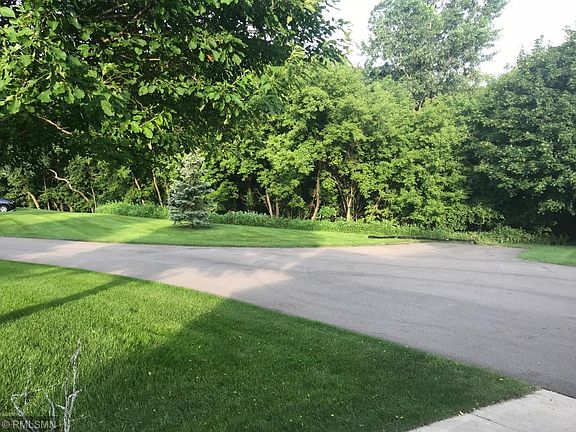 4th image of 15268 Greenhaven Ln