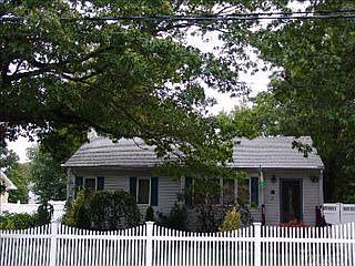 1st image of 84 Pineaire Ave