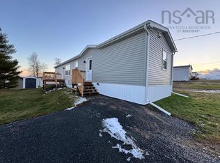 18 Bruce St, East Hants, NS B0N 1Z0