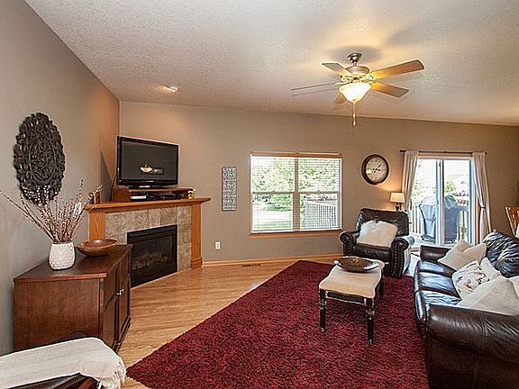 2nd image of 1570 Sadler Dr