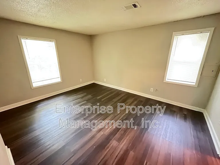 677 Buntyn St #3 — Photo 8