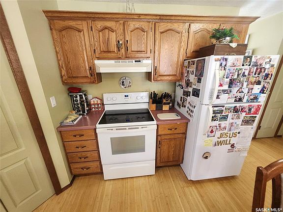 4th image of 209 1st AVENUE N