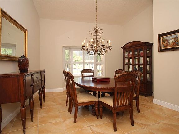 5th image of 209 Heatherpoint Dr