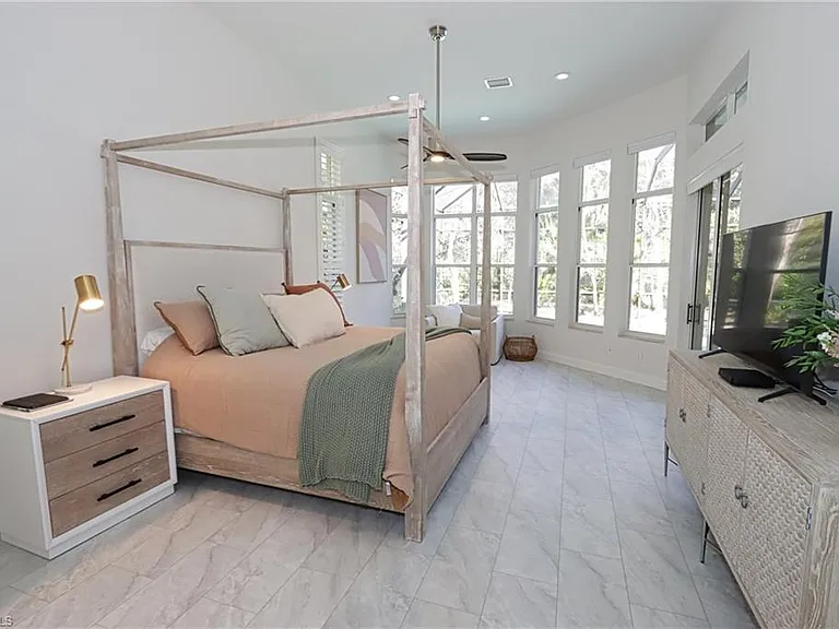 3310 Riverpark Ct — Photo 15