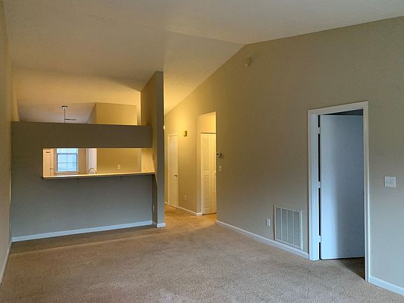 2nd image of 200-207 Palomino Ln #202