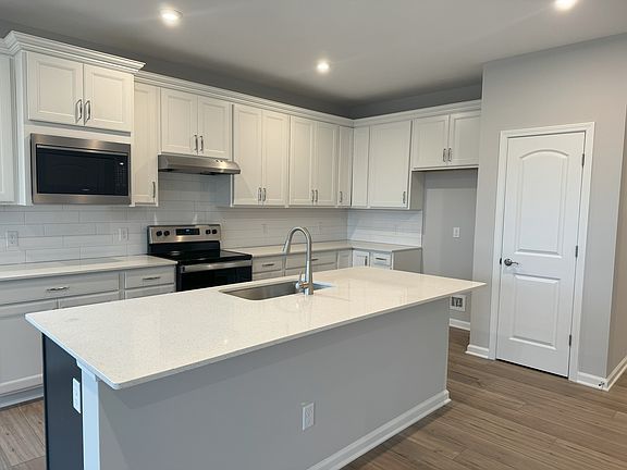 3rd image of 15020 Barbaro Dr