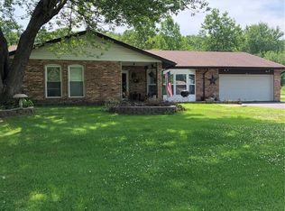 1396 Spring Dr, Herculaneum, MO 63048