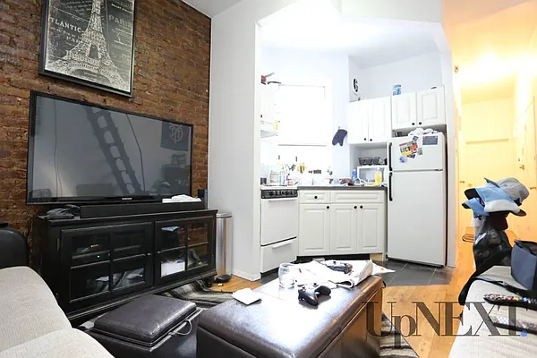 Rented by UpNext Real Estate | media 21