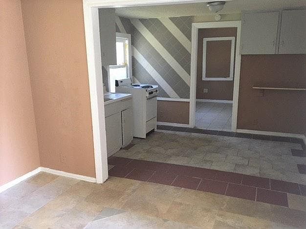 2nd image of 2608 1/2 N Shartel Ave