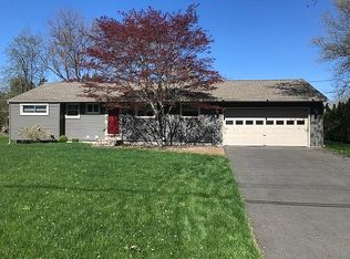 35 Hayes Rd, Tariffville, CT 06081