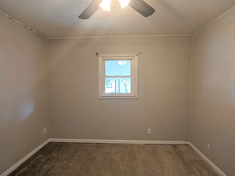 517 E Troy Ave — Photo 18