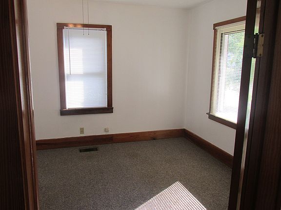 4th image of 127 Price Ave
