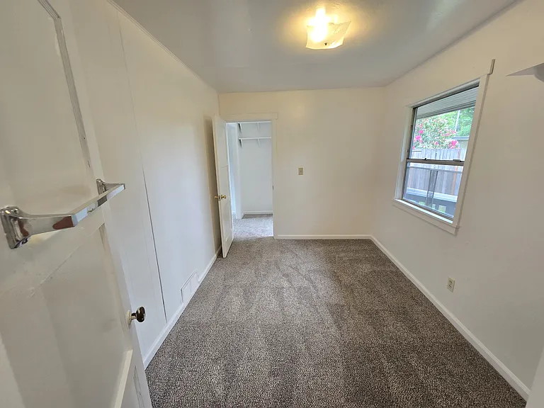10910 Valley Ave E #10910 — Photo 8