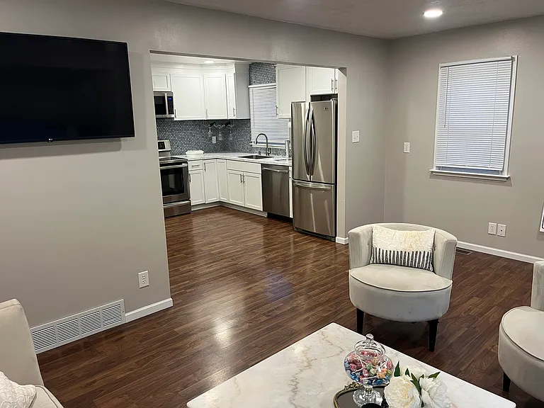 916 S Martha St — Photo 3