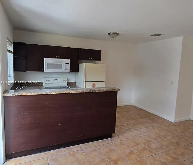 16131 NE 19th Pl #3 — Photo 2