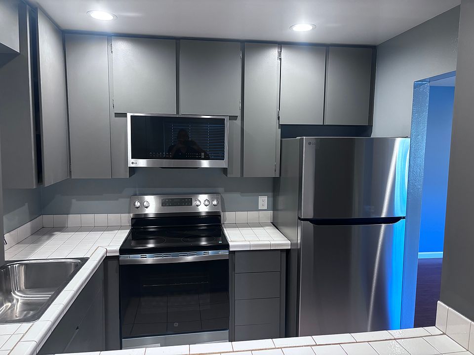 1st image of 917 Sonoma Ave #6