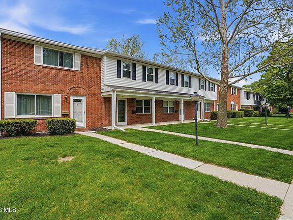 2nd image of 1724 Queenswood Dr Unit 9