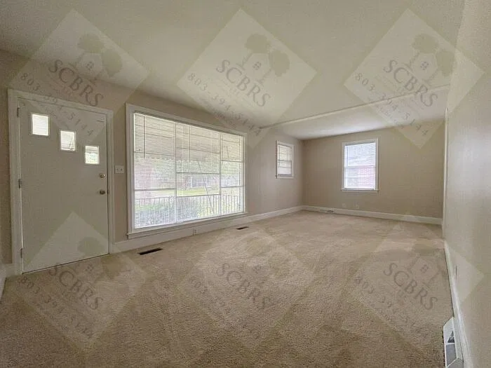 3 bed, 1.0 bath, 1026 sqft, $1,499 — Photo 3