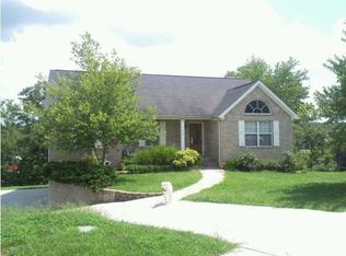 1221 Briar Ridge Ln, Soddy Daisy, TN 37379