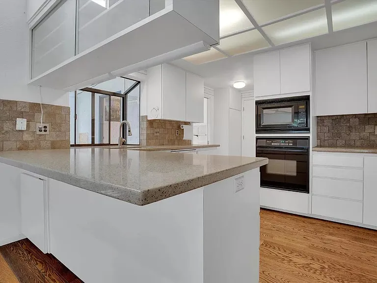 3516 Darlington Ct — Photo 4