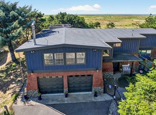 89728 Ocean Dr, Warrenton, OR 97146