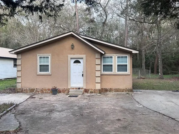 5753 Pinehurst Dr, Montgomery, TX 77316