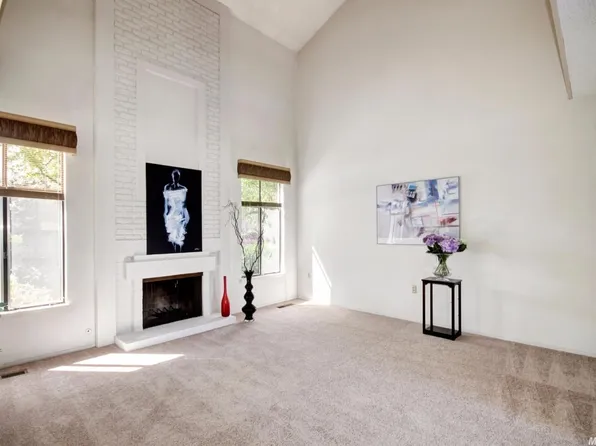 712 Commons Dr, Sacramento, CA 95825