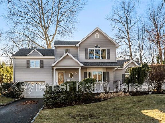2nd image of 89 Vivian Ave