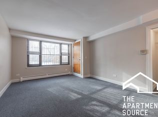 7326 N Ridge Ave #1E, Chicago, IL 60645