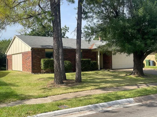6804 Glenwood Dr, North Richland Hills, TX 76182