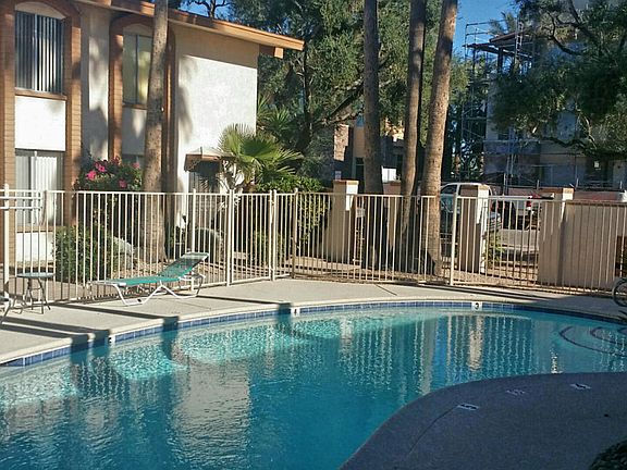 5th image of 4846 N Woodmere Fairway APT 4