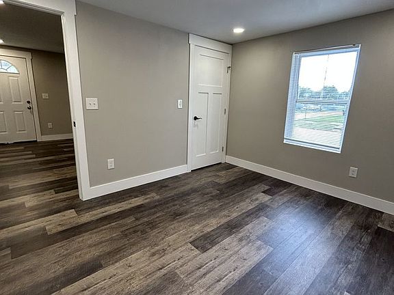 5th image of 508 S Joplin St