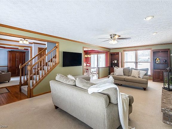 3rd image of 2264 Canterbury Cir
