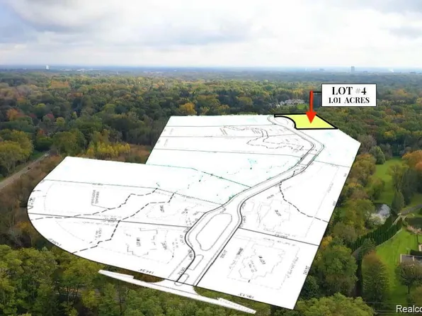 170 Bridgeview Dr, Bloomfield Hills, MI 48304