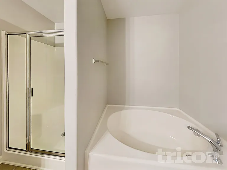 1594 Weatherend Dr — Photo 11