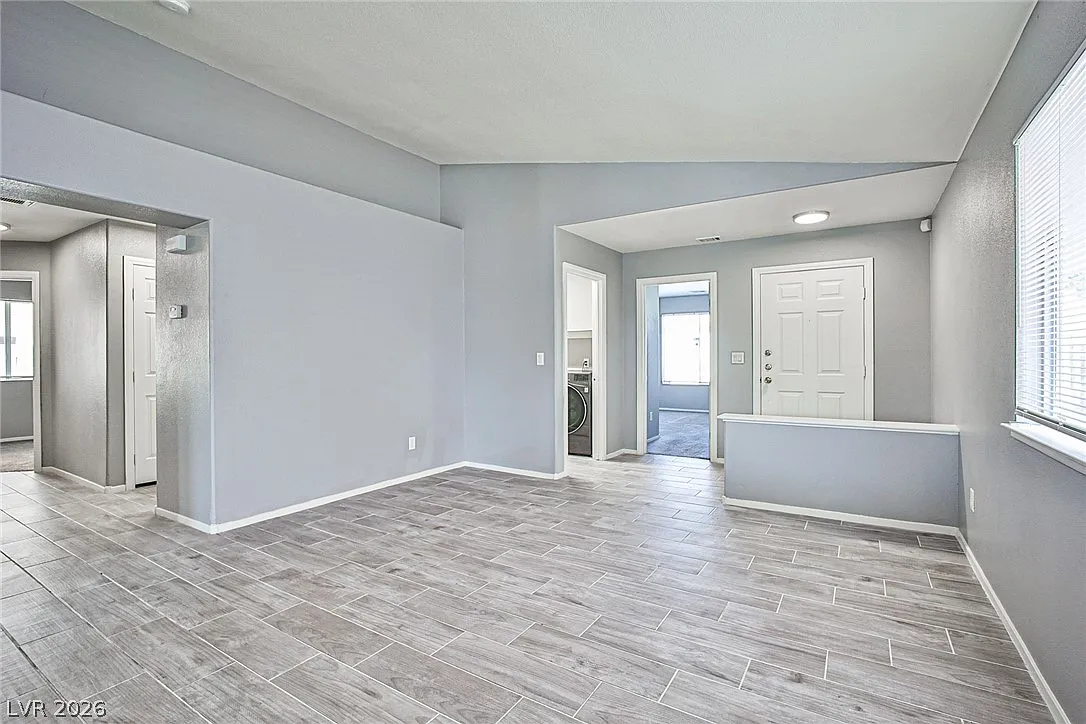 4 bed, 2.0 bath, 1728 sqft, $2,350 — Photo 4