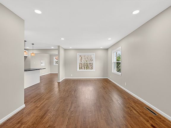5th image of 209 Franklin Park
